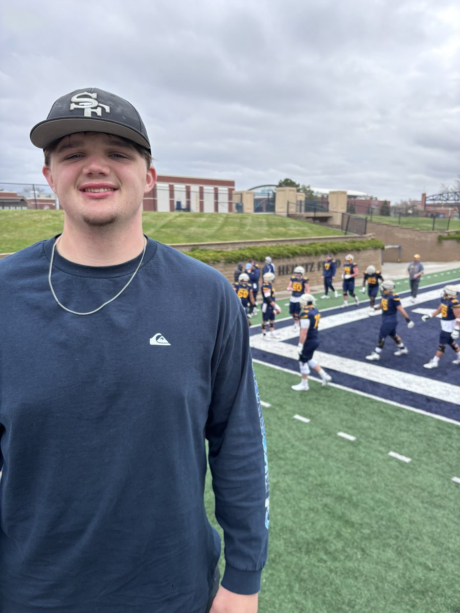 BRWhiting's tweet photo. Enjoyed watching the spring game at @AugieFB today. @CoachBKearsley @coachscholten https://t.co/Nm9kKbchkG