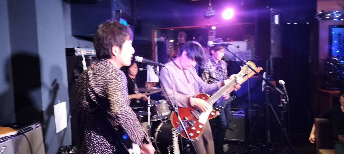 hirohidk's tweet photo. 旧友のマギーズのライブ行ってきた〜🎸
ドラマー用事で来れずでリハだけ参加してギャラまで貰っちった(ㅅ´꒳` ) https://t.co/YnnDkDoUJ9