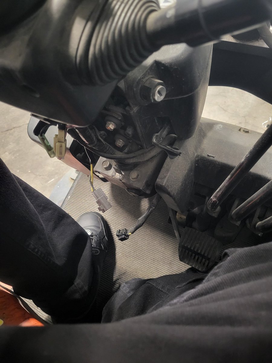 datraellive's tweet photo. I'm sitting in the forklift at work and I just noticed it looks like they lost the key to the forklift and have been hot wiring it ever since https://t.co/Nwpd0XkjYv
