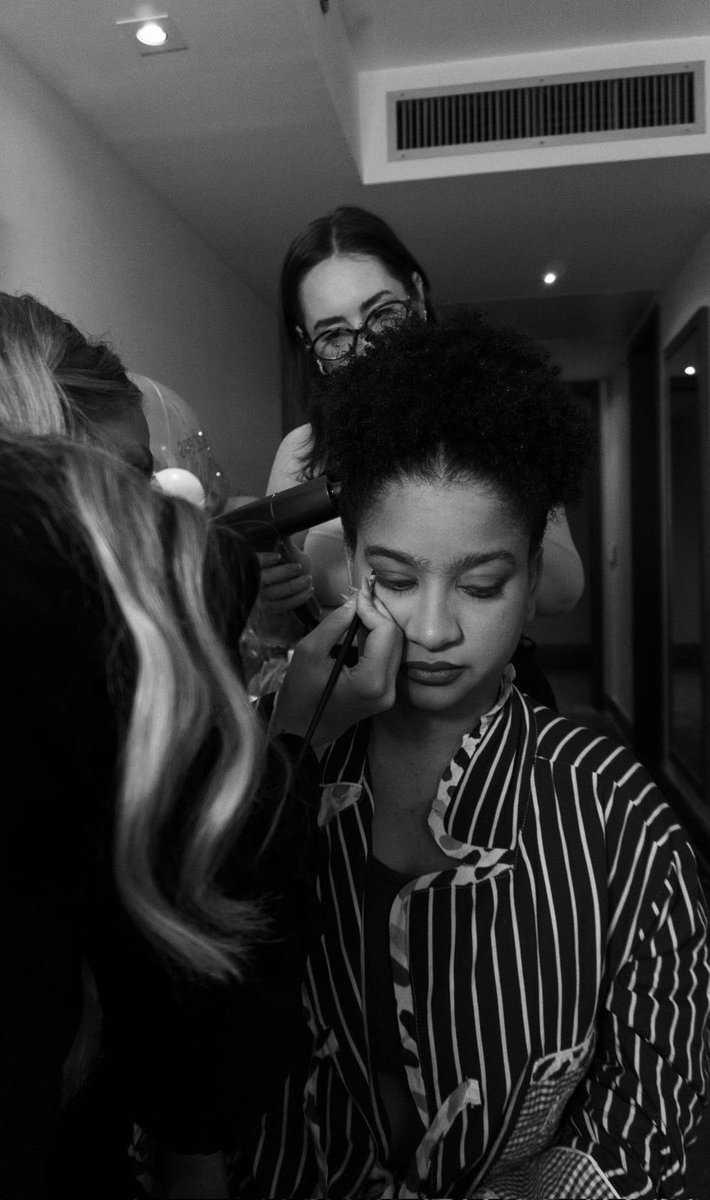 QG_Milena's tweet photo. Quem mais tá amando acompanhar a vida de artista da nossa pequena Mi? 🧡Essas fotos ficaram um luxo! 🗣️📸 #TimeMilena https://t.co/eAXZs8Ns5M