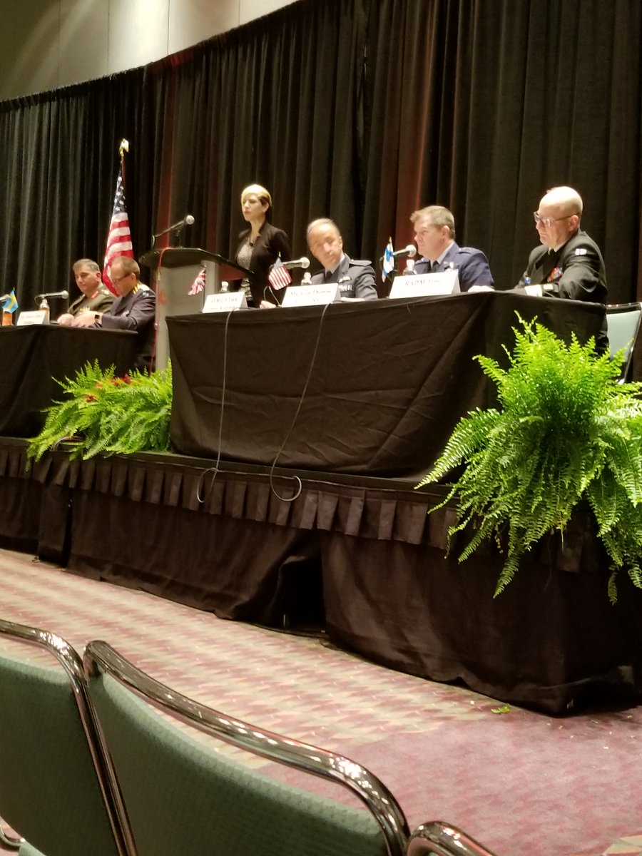 Fürstin Katrina tweet media