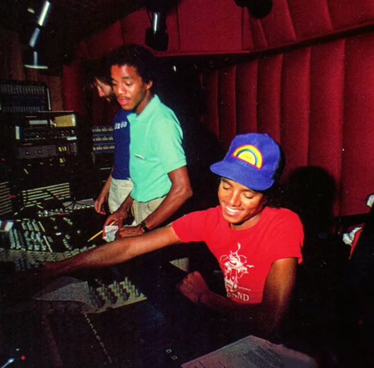 vi ☆ fan tweet media