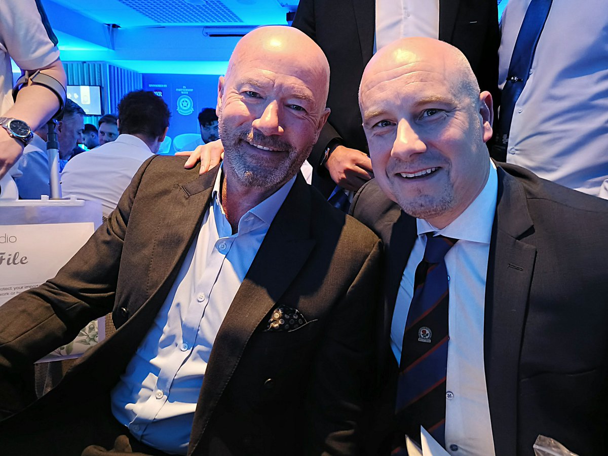 safehands1groo's tweet photo. @alanshearer @alanshearer your interview nearly broke me!! A tear was close to running down my cheek.  
Delighted you enjoyed your night &amp; always great to see you back at Ewood.
Hope the Guinness was good!!
Thanks for the photo, but most of all the memories of you banging in the goals. 💙🤍🌹 https://t.co/BcYovFRT6U
