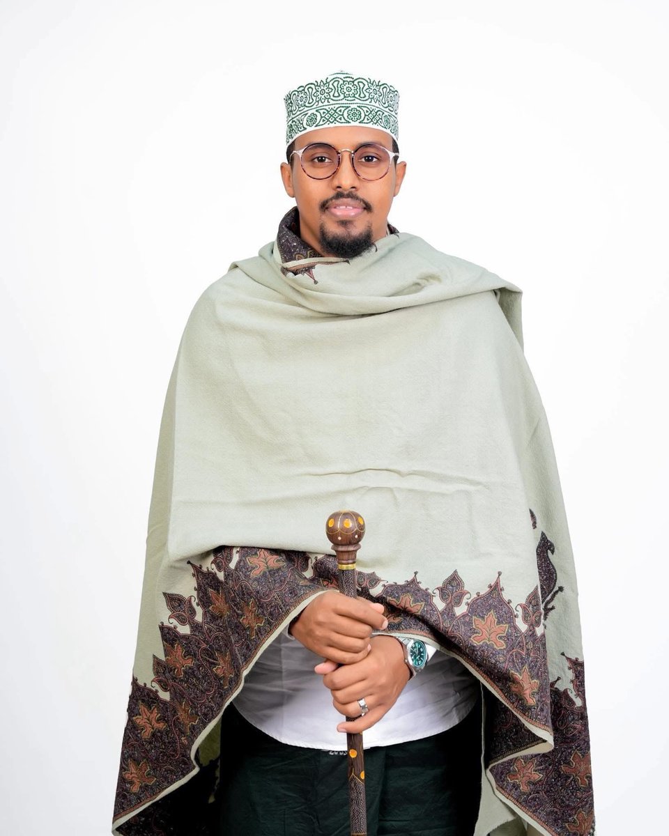 Aynte's tweet photo. Today, Ugaas Abdirizak Ugas Abdullahi Ugas Hashi Ugas Fara’Adde was inaugurated as the Chief Traditional Leader of the #Murusade clan. Both President @HassanSMohamud & PM @HamzaAbdiBarre attended, along with nearly all national leaders (both in gov’t & in opposition) in what was a rare national event celebrating #Somalia’s strong traditional leadership, which historically promotes peace and coexistence. I was honored to attend and welcome senior participants.