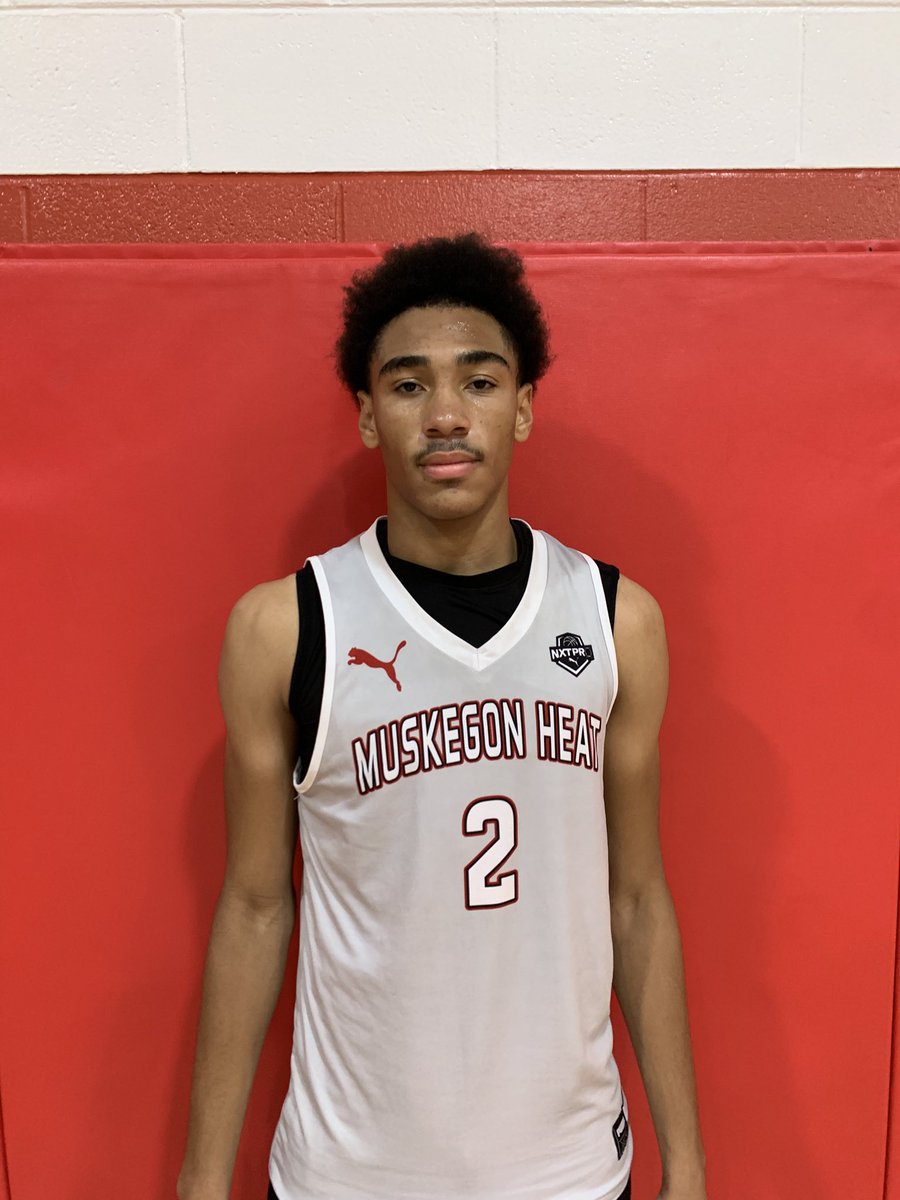 TommyCarroll23's tweet photo. 2027 6’2” G Tyree Henderson has been effective getting out in transition for Muskegon Heat 17U. Makes strong pushes with the ball where he can finish at the rim. Showed good vision with a long bounce pass leading to a layup. Smooth scorer who can impact the game in several ways. Led all scorers with 20 points.

@NxtProHoops 
@hendersontyree2 
@mosesk225 
@NEXTGENPROSP