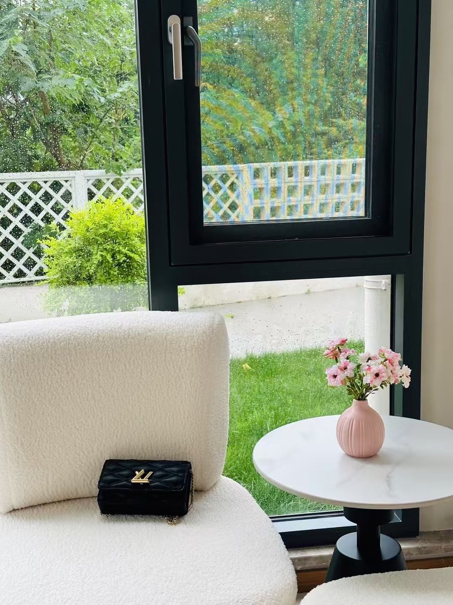 saqibrajan's tweet image. Neighbors turned friends!  Shared a homemade pie, swapped gardening tips, and left with grins. Small gestures = big community joy. #NeighborLove #CommunityMatters