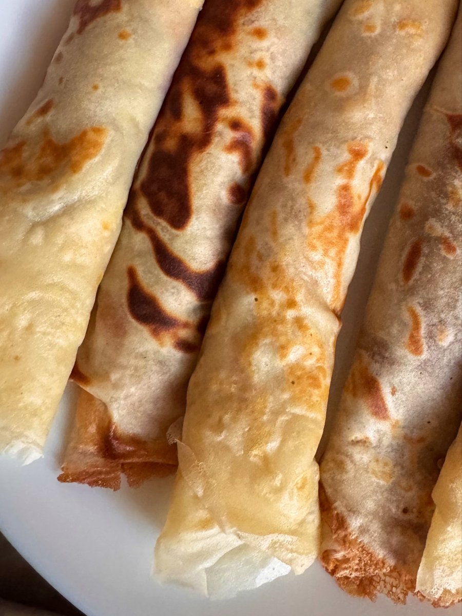 пані Оля волинська tweet media