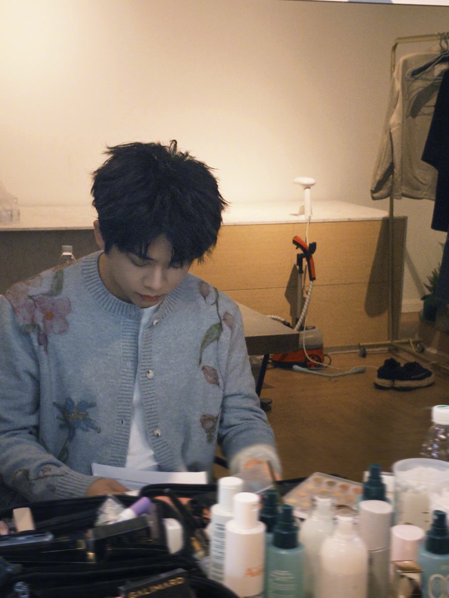 ploynaphat tweet media