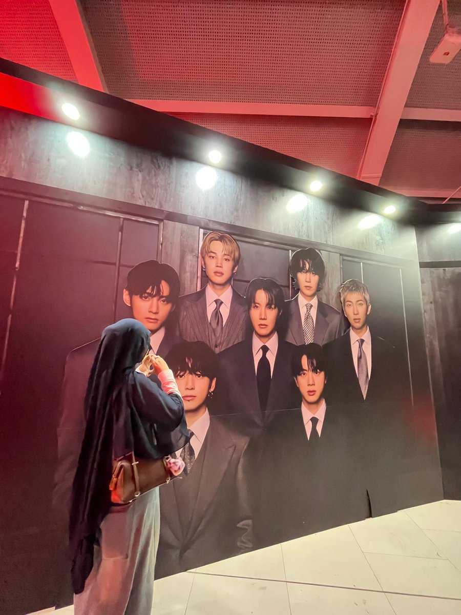 ライラ ୨୧. tweet media