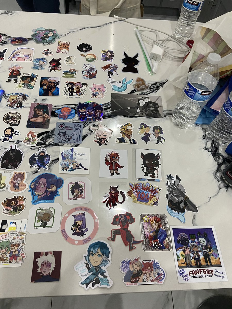 krescentdrops's tweet photo. Thank you for all the sticker trades yesterday!!! I still have stickers available today so if you find me come ask for a sticker trade or sticker! My bag is pretty easy to spot I think.

#fanfestwoltrade https://t.co/WWuQPmMTVs
