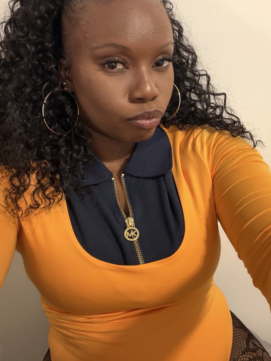 imanaijagirl's tweet photo. Eat my cake 🍰 4 my birthday #AprilBaby https://t.co/DoYImO1IrV