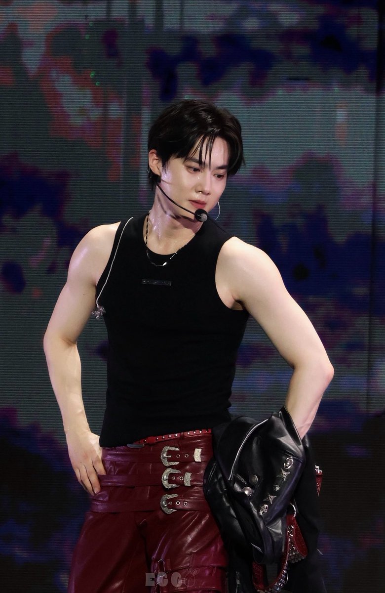 SUHO pixel tweet media