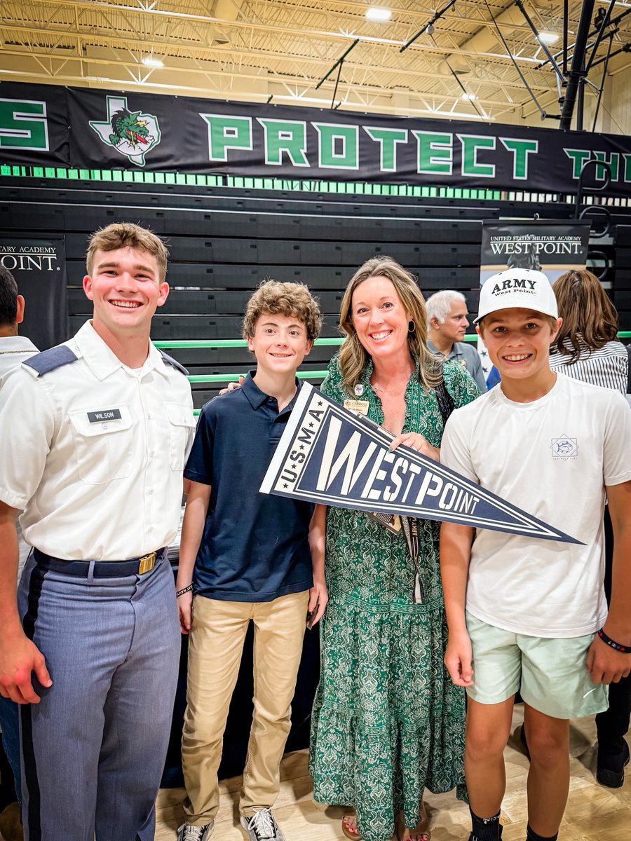 What an incredible honor to host the North Texas U.S. Service Academies Forum today at Carroll ISD! 🇺🇸

We welcomed around 900 students, families, and community members through our doors to hear from some of the top military academies in the country and learn more about a life of