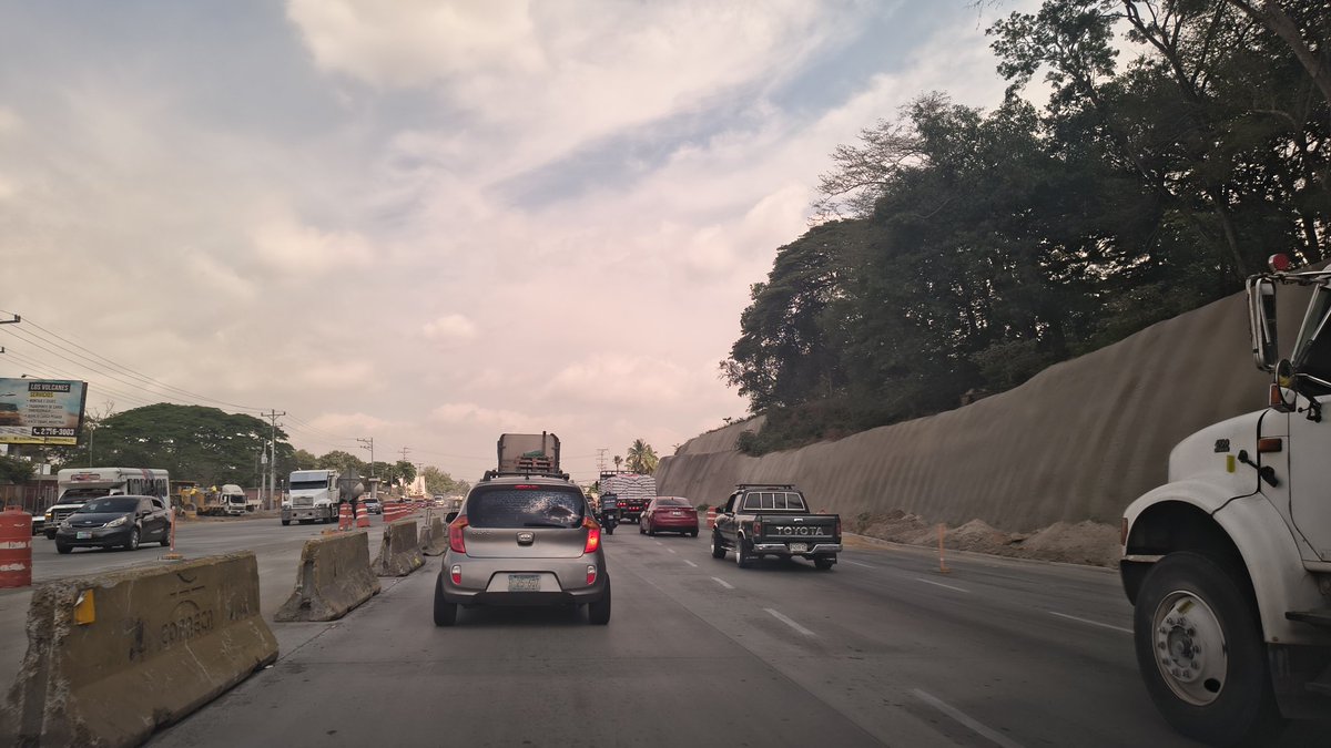 Siempre hay gente grencha que le cambia el diseño aerodinámico a los carros.