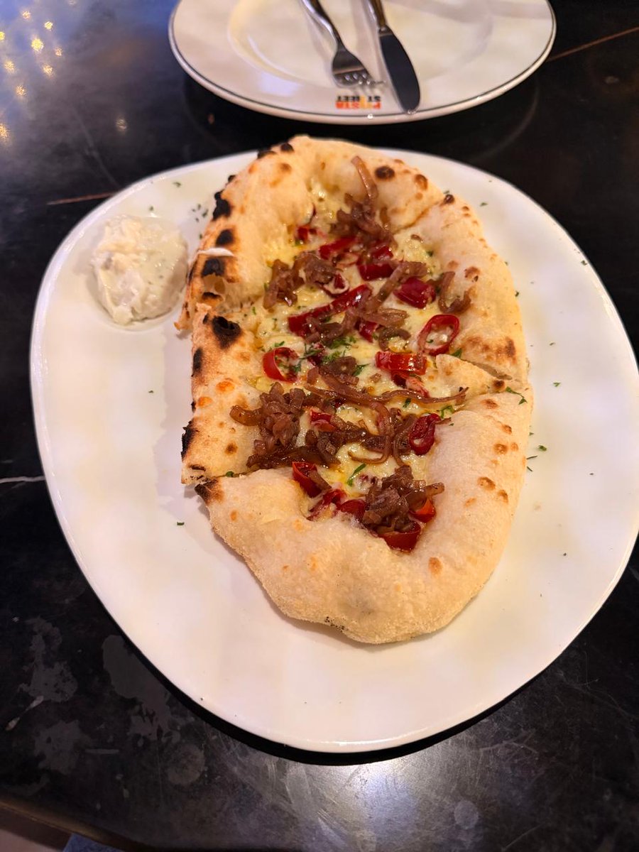rahul13051's tweet photo. Delivering an authentic Italian experience right to your table is Pasta Street. Their pastas and garlic breads truly stand out in a crowded space.

📍100 ft road, Indiranagar

#Indiranagar #Bangalore https://t.co/81e3sqQi7c