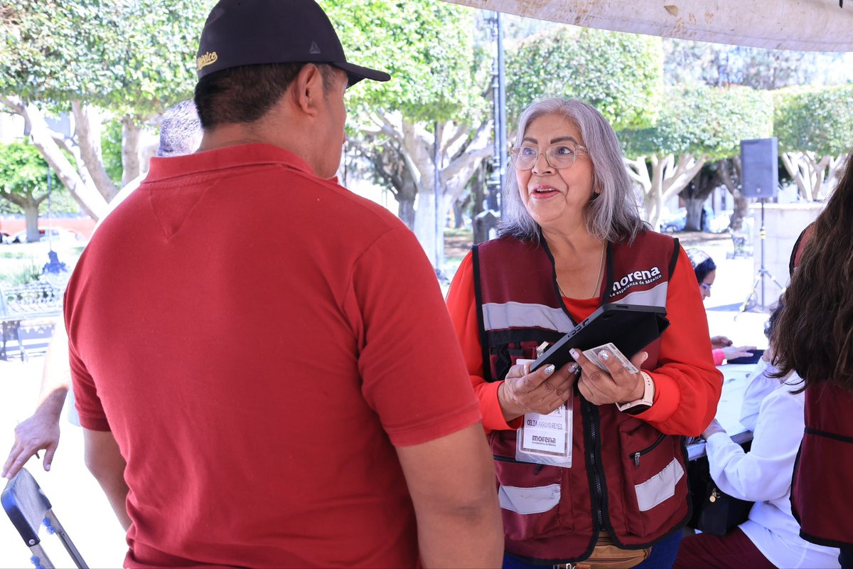 DrCarlosLomeli's tweet photo. Hoy en Zapotlán el Grande seguimos fortaleciendo la organización de nuestro movimiento.

Quedó conformado el Consejo Municipal para la Defensa de la Transformación, con la participación y el compromiso de la gente para avanzar hacia un Jalisco con más justicia y bienestar.

El cambio verdadero se construye desde abajo. Sigamos avanzando juntas y juntos.