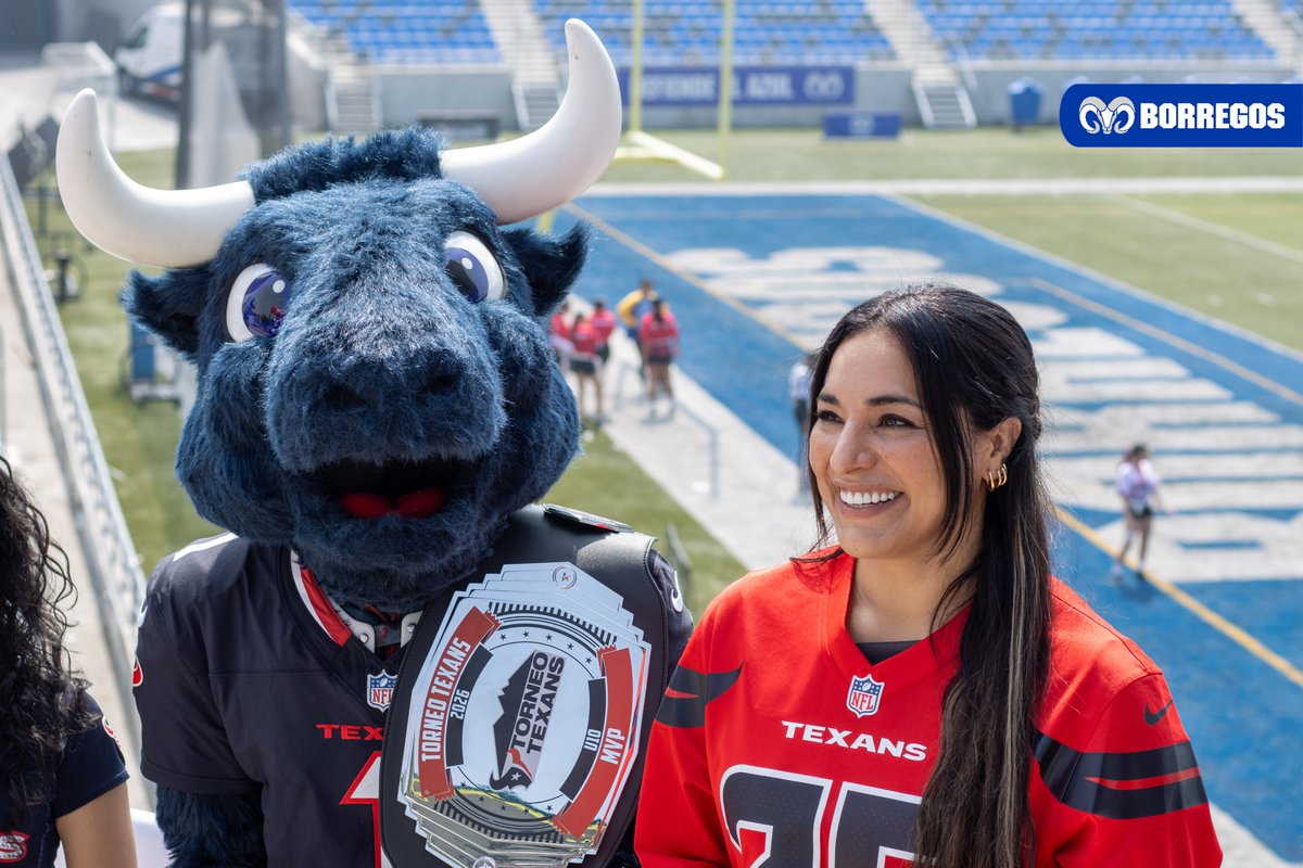 BorregosMty's tweet photo. TEXANS DRAFT PARTY MTYπ
AsΓ se vive el ambiente en el #EstadioBorregos con los @HoustonTexans, @RaquelWWE, @TexansTORO1 π€ TEUS.
#DraftParty #BorregosMty https://t.co/RugIUfB1tH