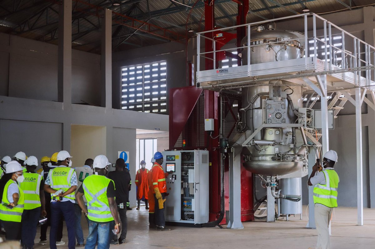 Chairman of Parliament’s Select Committee on Sanitation and Water Resources, Hon. John Oti Bless, has described <a href="/ZoomlionLtd/">Zoomlion Ghana Limited</a>’s <a href="/irecopltd/">Integrated Recycling and Compost Plant Limited</a> concept as one of the most viable modern solutions to waste processing in Africa. 
#Zoomlion 
zoomlionghana.com/parliaments-sa…