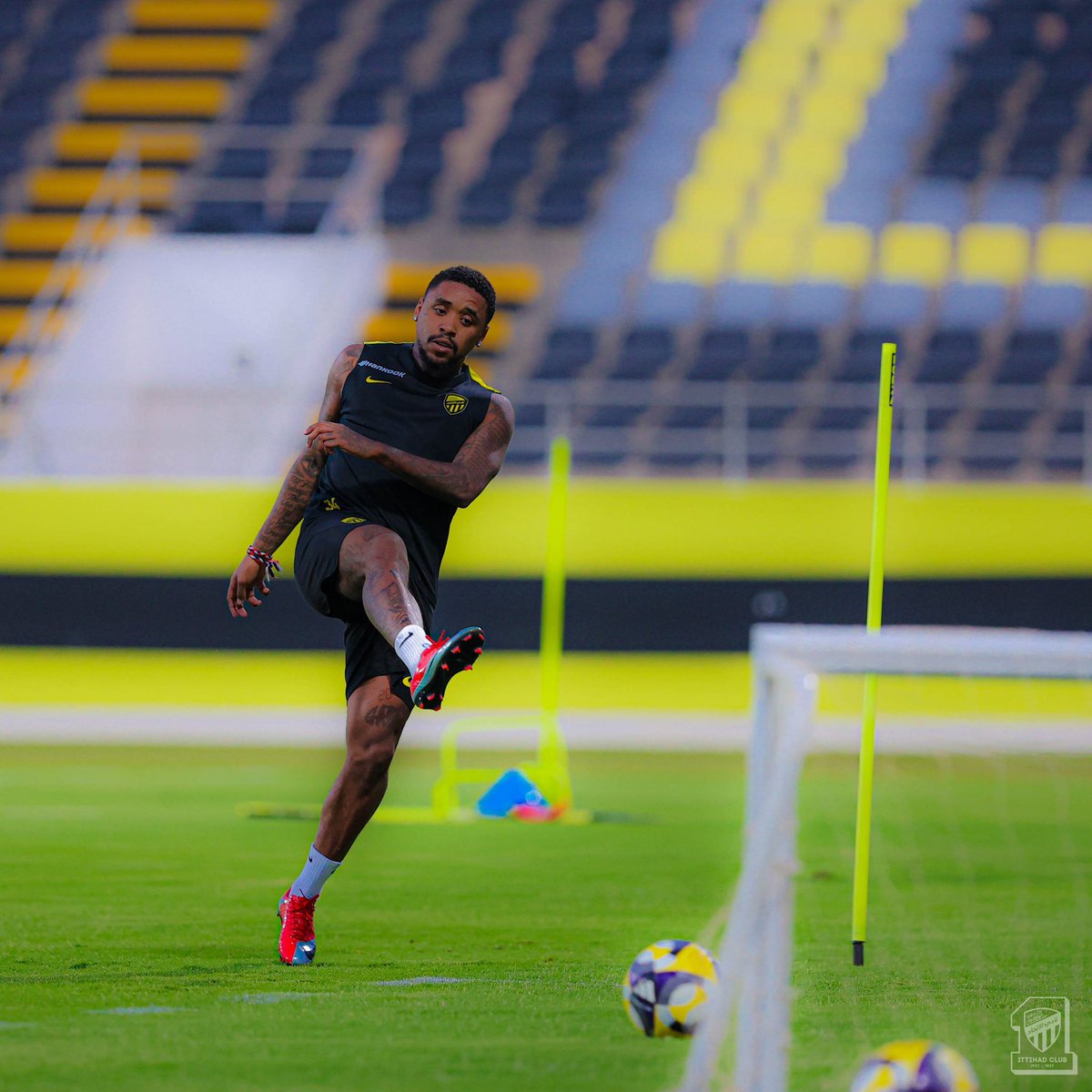 ITTI MANIA - اتي مانيا tweet media