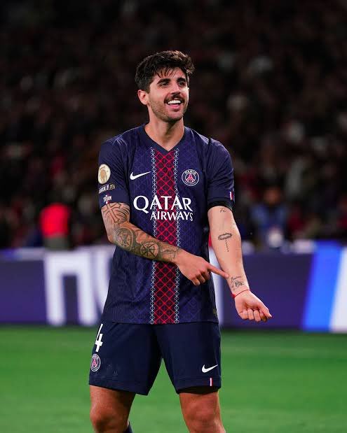 Lucas Beraldo, o volante do HEXA

já se acostumem, made in cotia nessa porra