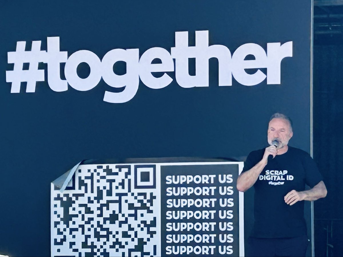 HerdImmunity12's tweet image. News: Well done to Alan and the #together crew today from a platform in Trafalgar Square London, for raising their voices and public awareness of the dangers and dystopian agenda of Digital I.D