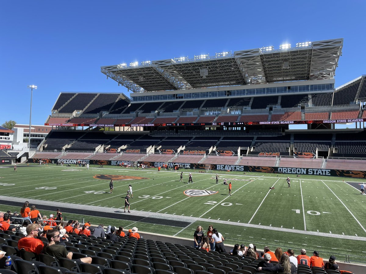 _OSUsports_'s tweet photo. #GoBeavs #TheDamStandard https://t.co/lX2FW3hdH1