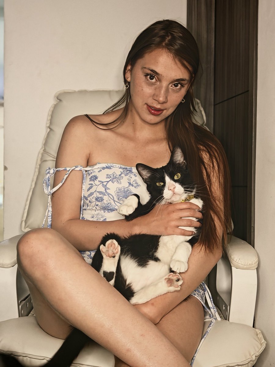 Lola_MoonX's tweet photo. Vamos a divertirnos….. 😈 #fyp #colombia #gatos #sexy https://t.co/dHTFx9dLVU
