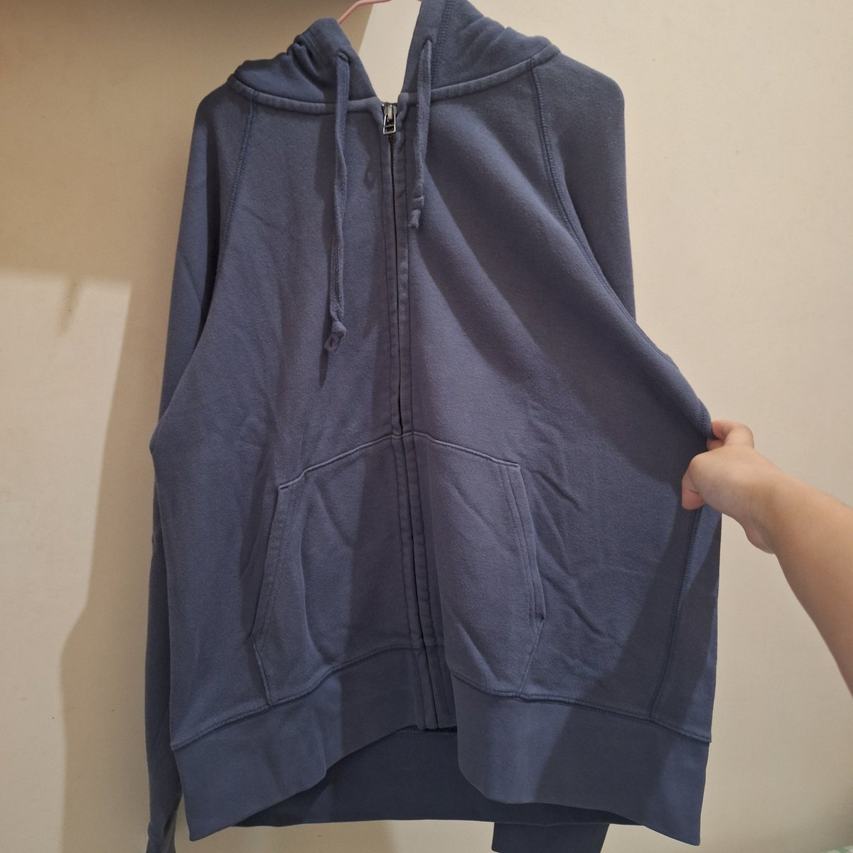 cookinstars's tweet photo. @blueridss warnanya ckep niee 
uniqlo size XL
ld 108
https://t.co/VWbg2MU4tl https://t.co/QBSFoTIhDt