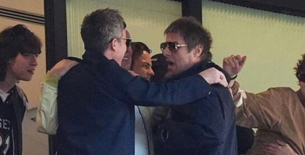 NOW WE'RE GETTING HUGS OFF THE REUNION STAGE TOO????