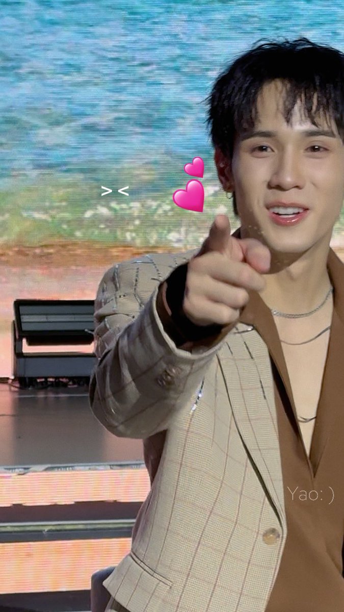 yaoooo94's tweet photo. 哄他不要哭  反而更是哭哭脸🥺🫳🏻
java倒是笑得很开心^^

#SurfJavaFanMeeting 
#SurfJava #swensurf #javabhg https://t.co/URtjgKa4id
