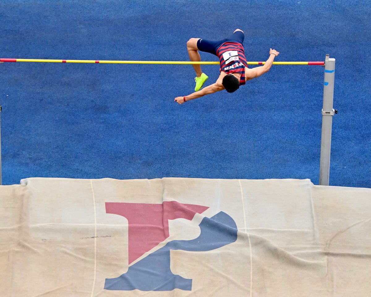 PennTrack's tweet image. Back-to-Back Champion⌚

Kampton Kam wins the men's high jump clearing 2.17m

#FightOnPenn  #pennrelays