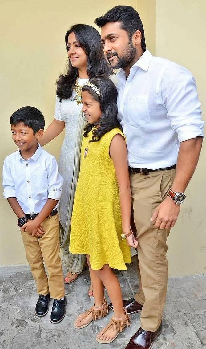 kayaldevaraj's tweet image. #Throwback 2017 April 25th

Cute Family
Actor #Suriya 
Actress #Jyothika  and 
#Dhiya #Dev