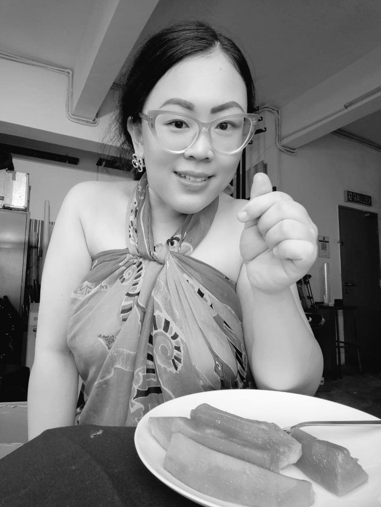 SpecialiousTeri's tweet image. 🖤 🤍 #photoshoot