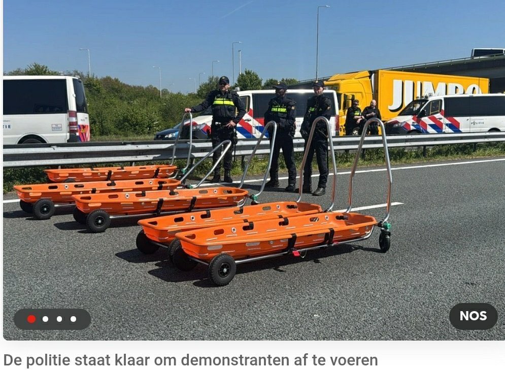 In #loosdrecht werden mensen weggemept, op de A12 worden ze liefdevol verplaatst met “brancards”. Dit onderscheid ondermijnt het vertrouwen in onze rechtsstaat.