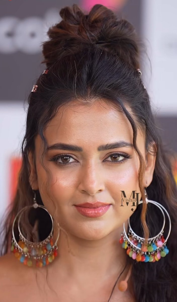 VinayRaghu02's tweet image. Her Close-Up Shot &amp;gt;&amp;gt;&amp;gt; 💘
@itsmetejasswi #TejasswiPrakash #TejaTroops #LaughterChefs3