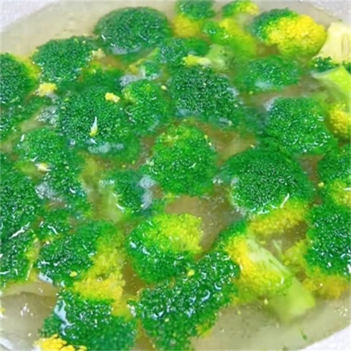 aree amornsittiwong tweet media