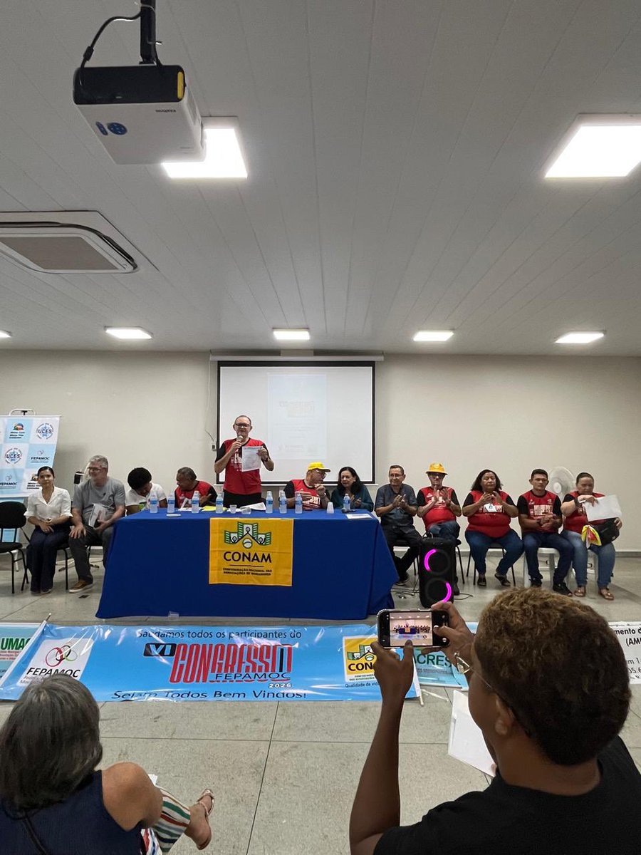 Acabei de chegar ao Congresso da FEPAMOC, em Patos.
A casa cheia mostra a capacidade de organização da entidade.
