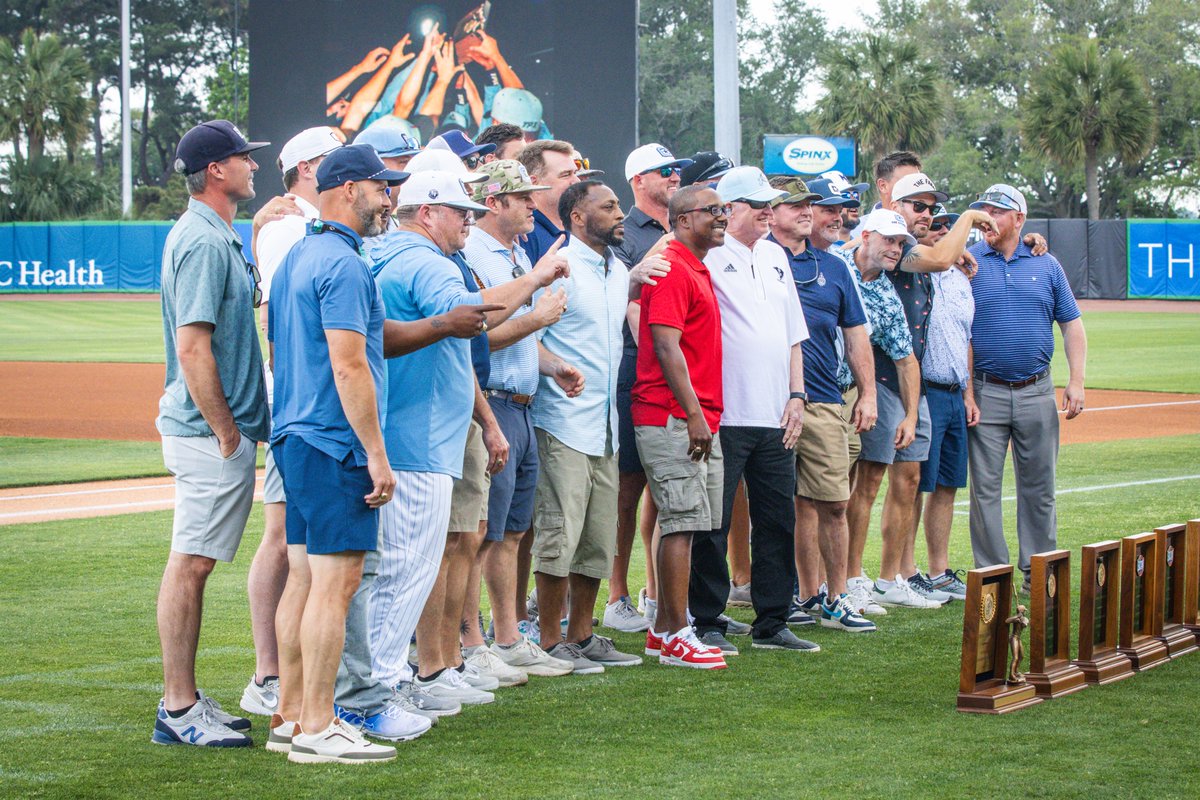 CitadelBaseball's tweet image. Welcome back to the ballpark, champs! 
🏆

Thank you to our ’98-’02 SoCon championship teams for joining us today!

#jOURney