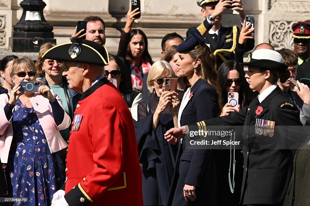 RobinLKing3rd's tweet image. #PrincessOfWales #Fashion #Duty #Catherine 
attends the service of Commemoration and Thanksgiving as part of the  ANZAC Day commemorations at Westminster Abbey on April 25, 2026 in  London, England