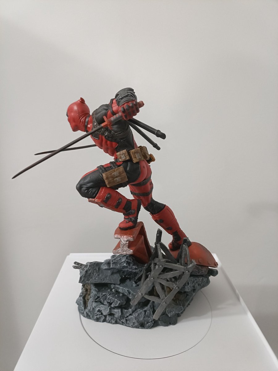 FigSanct's tweet image. #deadpool #painted #sculptures #art #fanarts