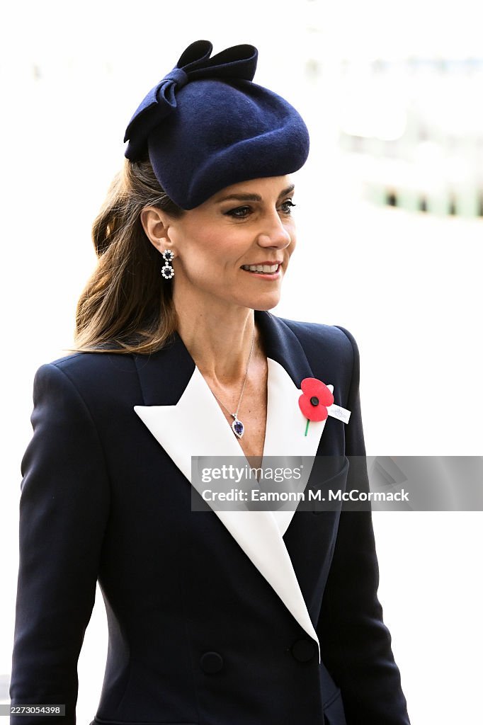 RobinLKing3rd's tweet image. #PrincessOfWales #Fashion #Duty #Catherine 
attends the service of Commemoration and Thanksgiving as part of the  ANZAC Day commemorations at Westminster Abbey on April 25, 2026 in  London, England