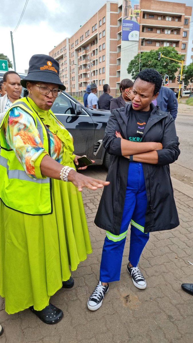 Simply $€££0™ tweet media