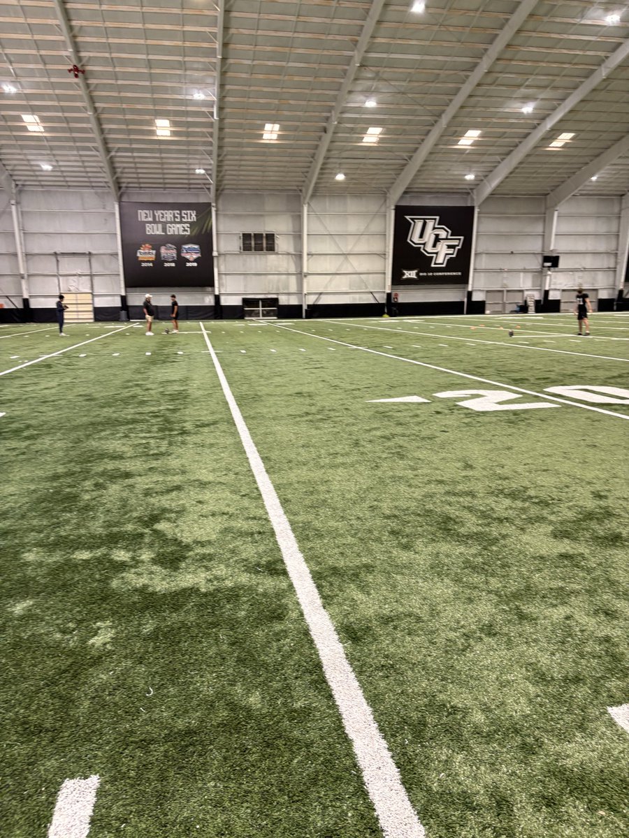 HL2Valid's tweet photo. Huge thank you to Coach @PeteAlamar for letting me come back out to @UCF_Football practice. Learned a ton watching the specialists work. Locked in and getting better every day. @BokeyFootball @Recruit_Bokey @Coach_Houn @CSKRECRUITING @H2_Recruiting @EliteScoutingFL @OneOnOneKicking @KornblueKicking @AllAmericanKick  @TheNoahMcGough @GeronHargon @DylanBarnas @UprightKicking @KohlsKicking @KohlsHighlights @HKA_Tanalski @UCF_Recruiting @_willstone_ 

#Kickers #Punters #SpecialTeams #UCF #Recruiting #D1Bound #Blessed #kickerswingames #StayReady #ValueTheThirdPhase