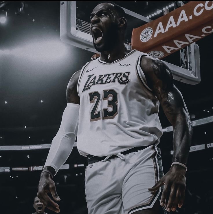 LeBron James  takımının playoff’a kaldığı her sezonda, oynanan tüm maçlarda sahadaydı.

Sakatlık, dinlendirme ya da başka bir sebeple tek bir playoff maçında bile kadro dışı kalmadı.

📊Toplam: 295 Maç