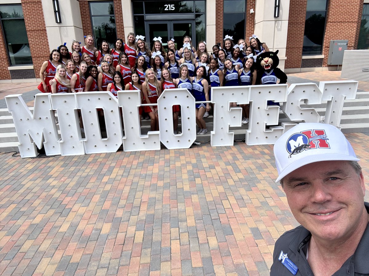 Frogman87's tweet image. Midlothian ISD at Midlofest photodump #1!  Great job Heritage HS and Midlothian HS cheer teams!! #MISDProud #InspiringExcellence