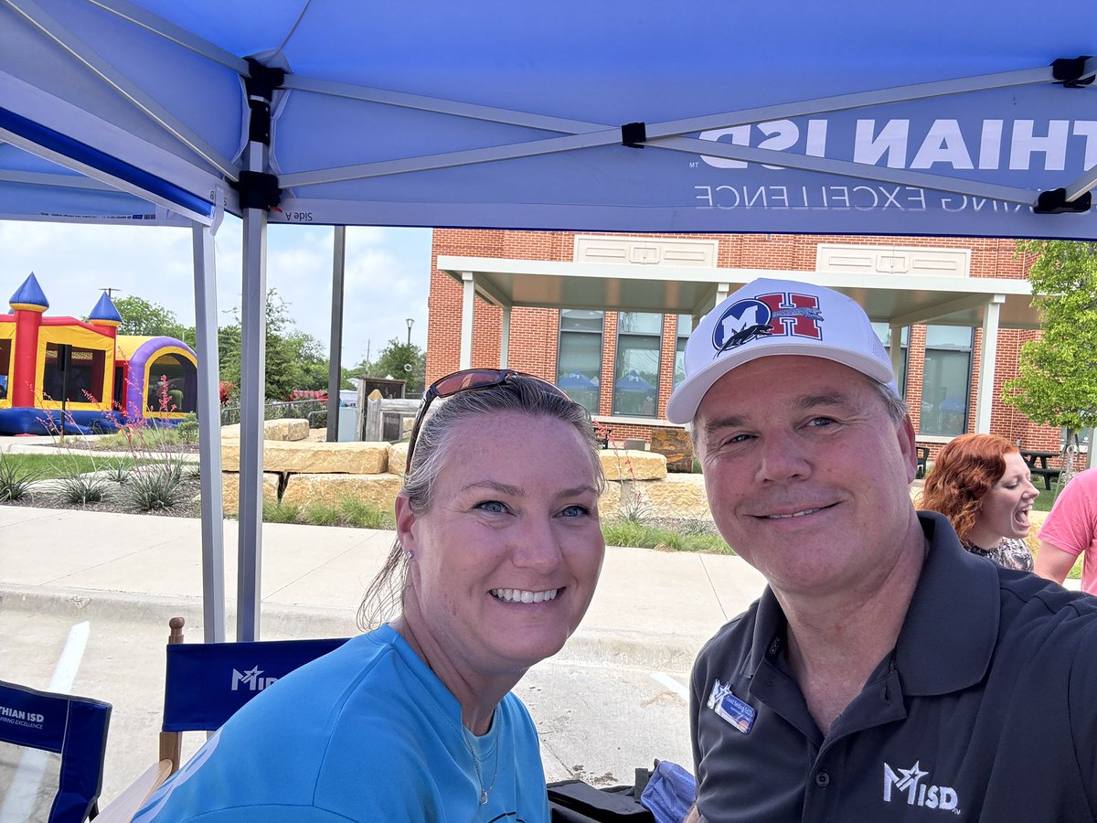 Frogman87's tweet image. Midlothian ISD at Midlofest photodump #1!  Great job Heritage HS and Midlothian HS cheer teams!! #MISDProud #InspiringExcellence