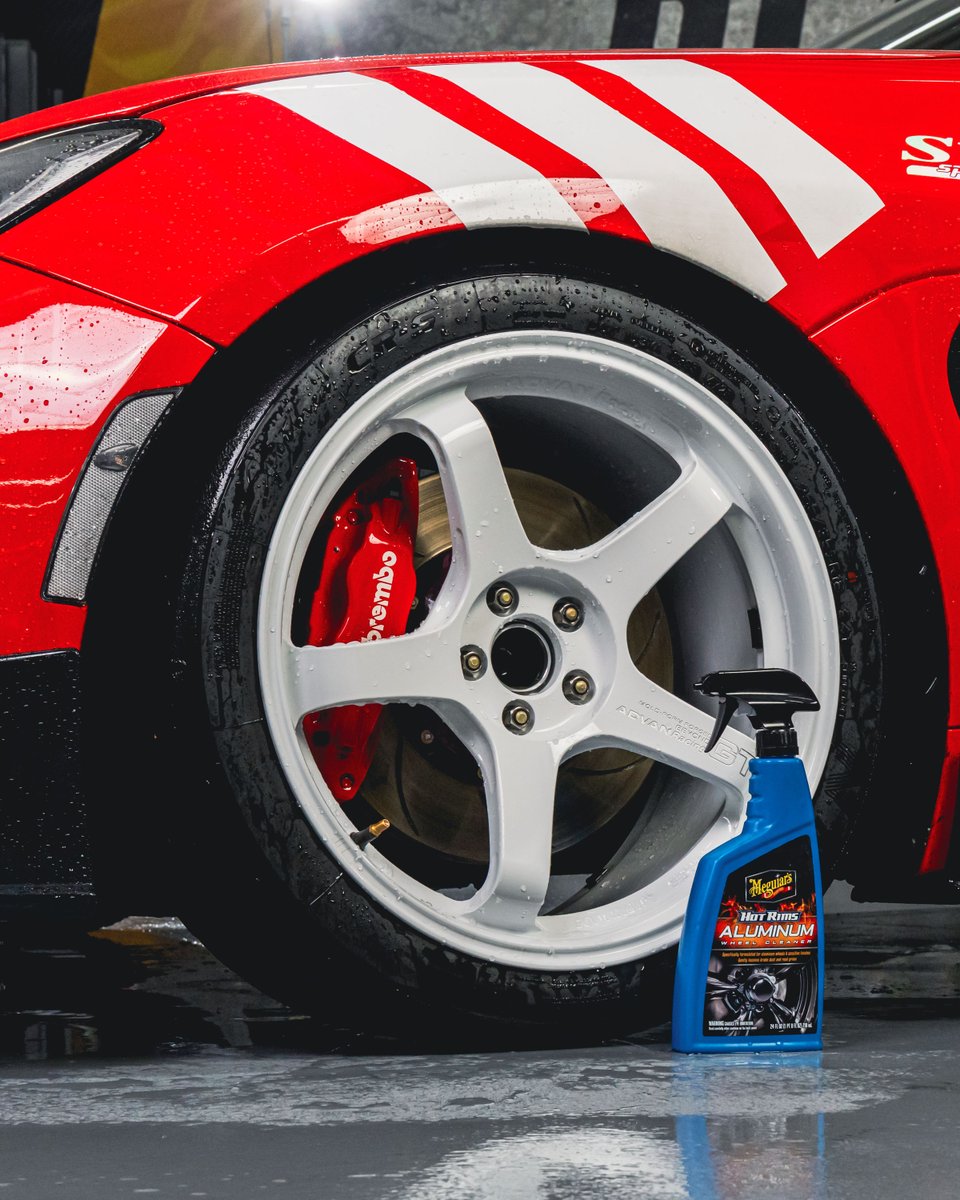 Meguiars's tweet image. If you have sensitive aftermarket wheels, Hot Rims Aluminum Wheel Cleaner is a great choice for excellent cleaning while still being safe! 

#meguiars #wheelcleaner #aftermarket #wheels #wheelcleaning #cleanwheels #RefletYourPassion
