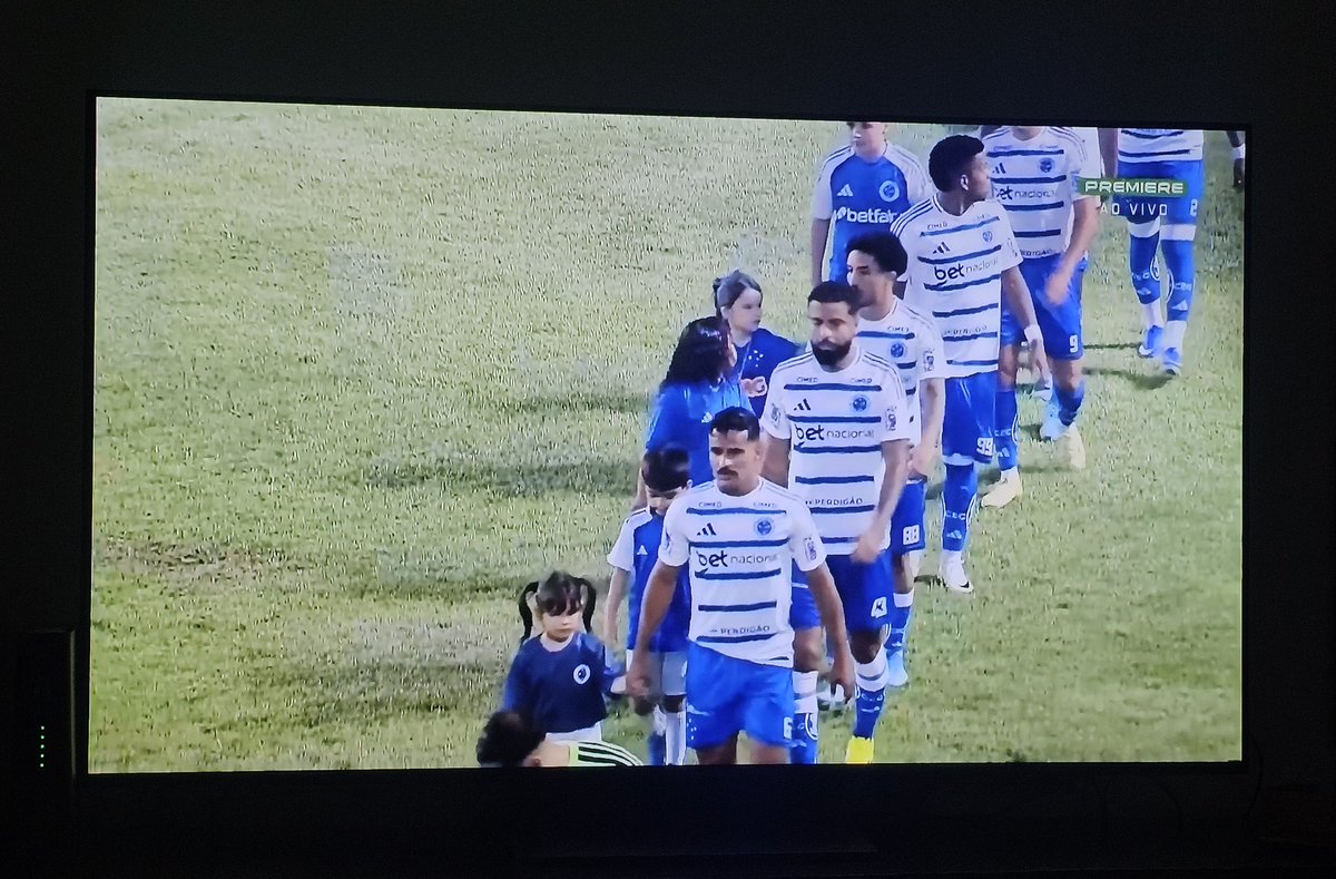 A Adidas é foda... meio do ano já e ainda não temos a segunda camisa de 2026...

Não aguento mais ver o Cruzeiro jogar com essa branca feia da porra...