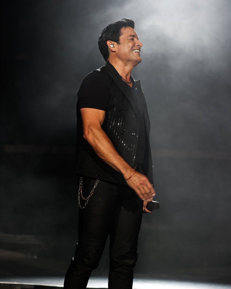 CHAYANNE tweet media