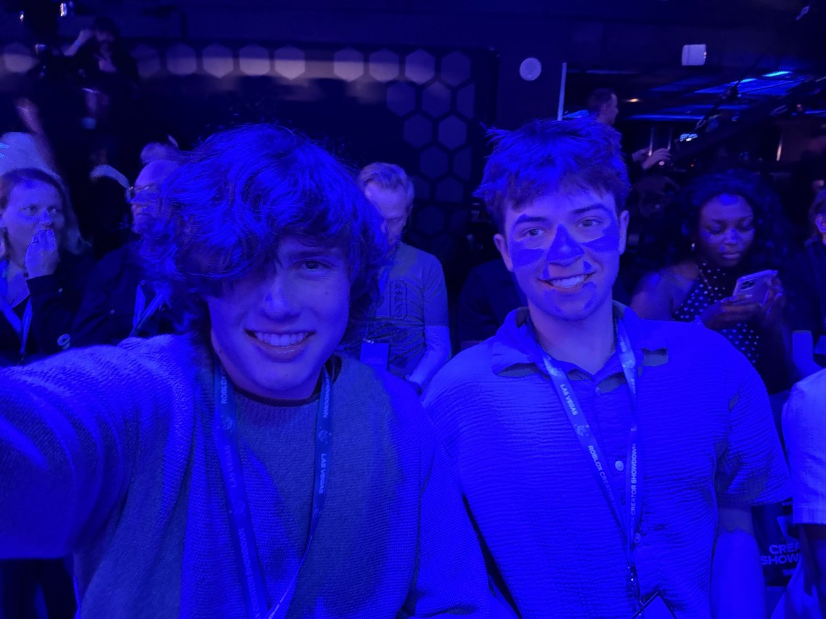 ClinomiDev's tweet image. Las Vegas was so cool!! Had so much fun meeting everyone and catching up!!

#RobloxDev